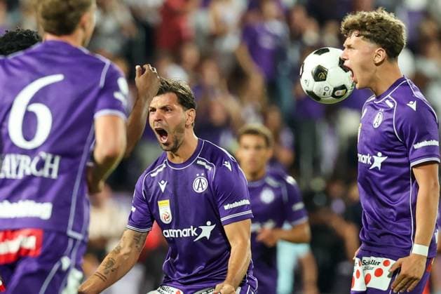 13.August.2026 - SOCCER - 2026 27 UEFA Conference League, Third Qualifying Round, 2nd Leg, FK Austria Wien vs Beitar Jerusalem Aleksandar Dragovic (Austria Wien) celebrates his goal with his teammates Vienna Franz-Horr-Stadion (Generali-Arena) Vienna Austria Copyright: xYigitxOermex xPsxImagesxYigitxOermex xPsxImagesx