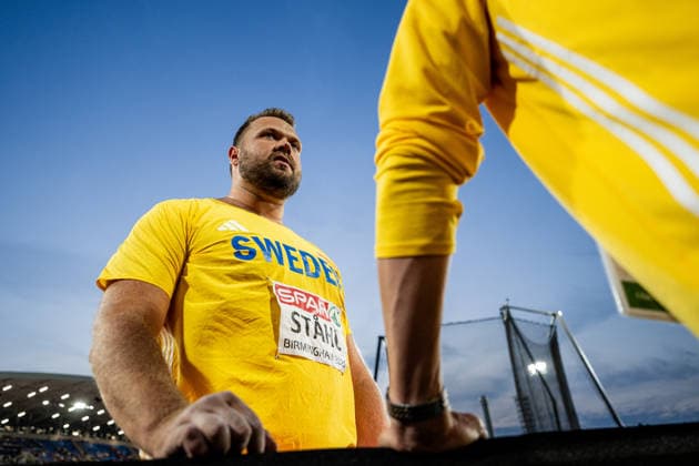 260813 Daniel Stahl of Sweden with his coach ahead of the men s discus throw final during day 4 of the 2026 European Athletics Championships on August 13, 2026 in Birmingham. Photo: Mathias Bergeld BILDBYRAN kod MB MT1068 friidrott athletics friidrett friidrotts-em em friidretts-em 2026 european athletics championships 4 bbeng Copyright: MATHIASxBERGELD BB260813MB124