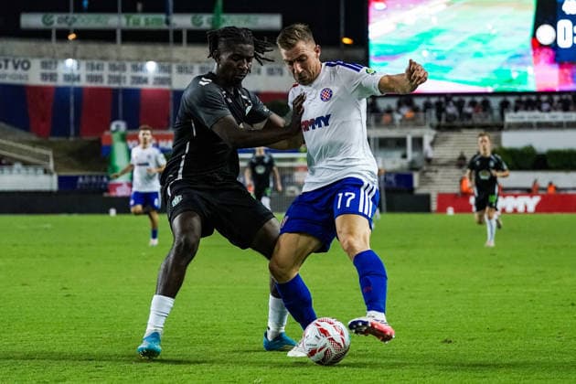 Fussball: Kroatien: UEFA Conference League Qualifikation 2026 2027 - 3. Runde, 13.08.2026 - HNK Hajduk Split (Kroatien) vs. FK Zalgiris Vilnius (Litauen) - Stadion Poljud (Split, Kroatien); Danny Lupano (FK Zalgiris), Dario Melnjak (Hajduk Split) Copyright: xLUKAxKOLANOVICx
