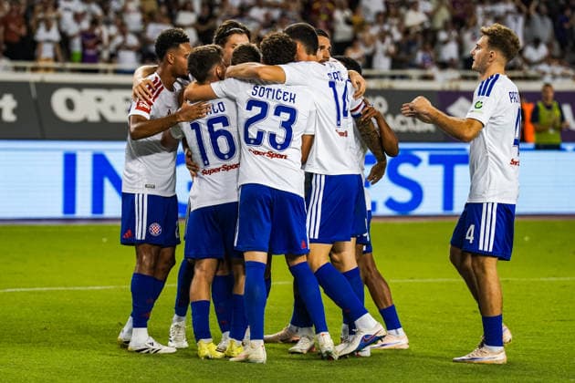 Fussball: Kroatien: UEFA Conference League Qualifikation 2026 2027 - 3. Runde, 13.08.2026 - HNK Hajduk Split (Kroatien) vs. FK Zalgiris Vilnius (Litauen) - Stadion Poljud (Split, Kroatien); Hajduk bejubelt das Tor zum 1-0 durch Dario Melnjak (Hajduk Split) Copyright: xLUKAxKOLANOVICx