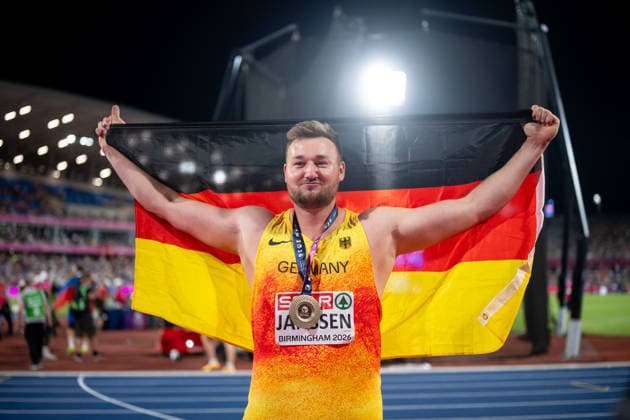 13.08.2026, GBR, Leichtathletik, Europameisterschaft 2026, Abendsession Tag 4, Birmingham Henrik Janssen ( Deutschland ) jubelt über Platz 3 und Bronze Medaille, Diskuswurf Herren, Finale Birmingham Alexander Stadium England Großbritannien Copyright: xNordphoto Memmlerx