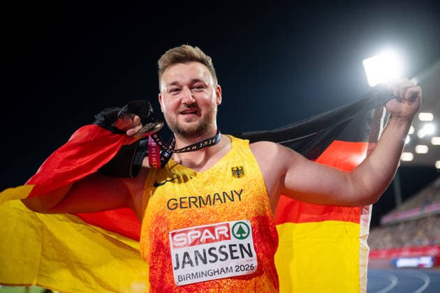 13.08.2026, GBR, Leichtathletik, Europameisterschaft 2026, Abendsession Tag 4, Birmingham Henrik Janssen ( Deutschland ) jubelt über Platz 3 und Bronze Medaille, Diskuswurf Herren, Finale Birmingham Alexander Stadium England Großbritannien Copyright: xNordphoto Memmlerx