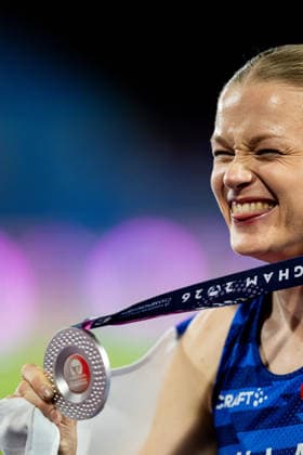 260813 Wilma Heltelä of Finland celebrates after women™s pole vault final during day 4 of the 2026 European Athletics Championships on August 13, 2026 in Birmingham. Photo: Mathias Bergeld BILDBYRAN kod MB MT1068 friidrott athletics friidrett friidrotts-em em friidretts-em 2026 european athletics championships 4 bbeng Copyright: MATHIASxBERGELD BB260813MB182