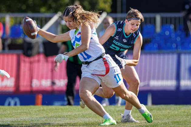 Germany (GER) vs. Slovenia (SLO), Day 2 Women at IFAF Flag Football Championships Düsseldorf 2026, 14.08.2026 Duesseldorf, Germany - Aug. 14, 2026: Dora Jasmin Jung (GER 27) and Nika VreÅ¡ (SLO 11) during the match between Germany (GER) vs. Slovenia (SLO) on the second day of the Women IFAF Flag Football World Championships at the Bezirkssportanlage Duesseldorf Garath Copyright: xBEAUTIFULxSPORTS B.Hoffmannx