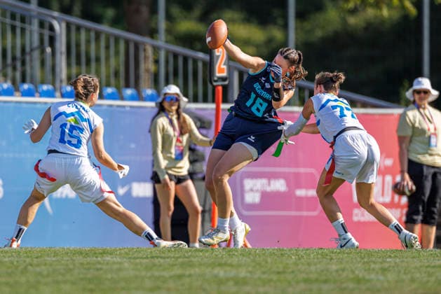 Germany (GER) vs. Slovenia (SLO), Day 2 Women at IFAF Flag Football Championships Düsseldorf 2026, 14.08.2026 Duesseldorf, Germany - Aug. 14, 2026: Iza Cvetko (SLO 15), Nora Cermak (GER 18) and Kaja Koncilija (SLO 77) during the match between Germany (GER) vs. Slovenia (SLO) on the second day of the Women IFAF Flag Football World Championships at the Bezirkssportanlage Duesseldorf Garath Copyright: xBEAUTIFULxSPORTS B.Hoffmannx