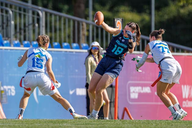 Germany (GER) vs. Slovenia (SLO), Day 2 Women at IFAF Flag Football Championships Düsseldorf 2026, 14.08.2026 Duesseldorf, Germany - Aug. 14, 2026: Iza Cvetko (SLO 15), Nora Cermak (GER 18) and Kaja Koncilija (SLO 77) during the match between Germany (GER) vs. Slovenia (SLO) on the second day of the Women IFAF Flag Football World Championships at the Bezirkssportanlage Duesseldorf Garath Copyright: xBEAUTIFULxSPORTS B.Hoffmannx