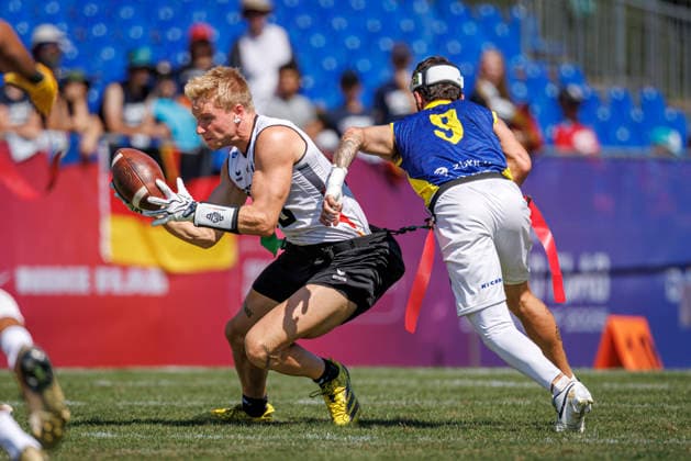 Germany (GER) vs. Brazil (BRA), Day 2 Men at IFAF Flag Football Championships Düsseldorf 2026, 14.08.2026 Duesseldorf, Germany - Aug. 14, 2026: Ben Fröhlich (GER 10) and Rhuan Pablo Carvalho de Oliveira Lima (BRA 9) during the match between Germany (GER) vs. Brazil (BRA) on the second day of the Men IFAF Flag Football World Championships at the Bezirkssportanlage Duesseldorf Garath Copyright: xBEAUTIFULxSPORTS B.Hoffmannx