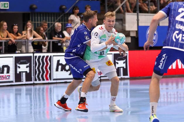 14.08.2026, xgox, Handball - Wartburg Cup TBV Lemgo-Lippe - SC Magdeburg emspor, v.l. Adam Nyfjäll (Lemgo, 22), Gisli Thorgeir Kristjansson (Magdeburg, 10) Zweikampf, Duell, Kampf, tackle Eisenach