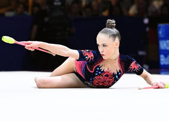 14.08.2026, xhbx, Rhythmische Sportgymnastik Weltmeisterschaft 2026, v.l. Stiliana Nikolova (Bulgarien) Keulen (DFL DFB REGULATIONS PROHIBIT ANY USE OF PHOTOGRAPHS as IMAGE SEQUENCES and or QUASI-VIDEO) Frankfurt am Main