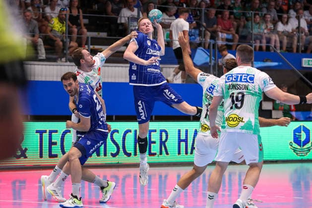14.08.2026, xgox, Handball - Wartburg Cup TBV Lemgo-Lippe - SC Magdeburg emspor, v.l. Niels Geradus Versteijnen (Lemgo, 25) wirft Tor, Torschuetze, erzielt Tor, Treffer, scores the goal Eisenach