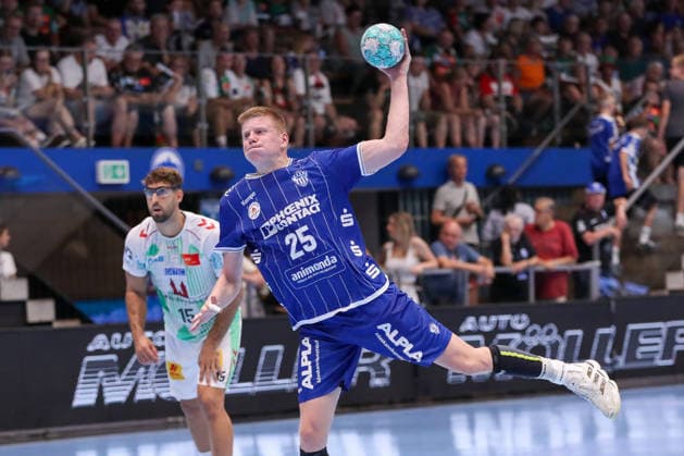 14.08.2026, xgox, Handball - Wartburg Cup TBV Lemgo-Lippe - SC Magdeburg emspor, v.l. Niels Geradus Versteijnen (Lemgo, 25) beim Siebenmeter Eisenach