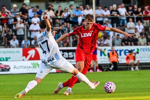 14.08.2026, GER, Fußball, Herren, RL Bayern, FC Memmingen vs TSV 1860 München Lance Fiedler (München, 47), Pascal Maier (Memmingen, 7) Memmingen e-con ArenaPark Bayern Deutschland Copyright: xNordphotox xHafnerx