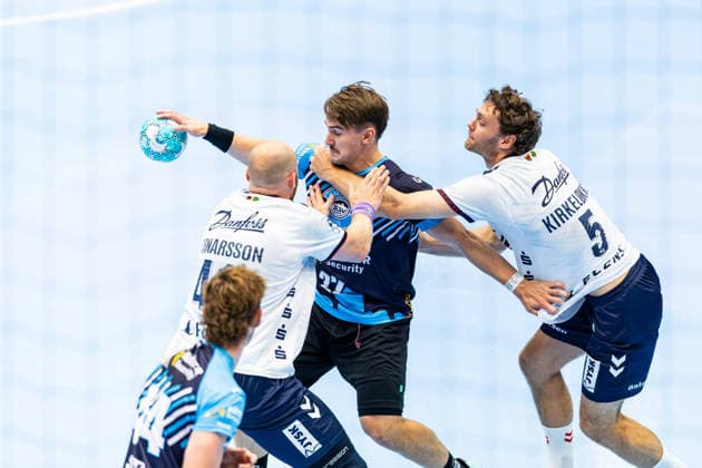 14.08.2026, GER, Handball, Maenner, Saison 26 27, Wartburg-Cup presented by Koetter Security, ThSV Eisenach - SG Flensburg-Handewitt Niclas Kirkelokke (SG Flensburg-Handewitt), Felix Aellen (ThSV Eisenach,22), Arnar Freyr Arnarsson (SG Flensburg-Handewitt) 99817 Eisenach Werner-Assmann-Halle Am Sportp Thueringen Deutschland