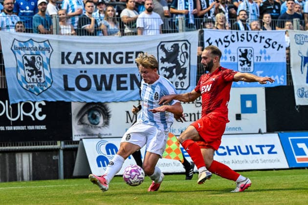 14.08.2026, GER, Fußball, Herren, RL Bayern, FC Memmingen vs TSV 1860 München Fabio Wagner (München, 9), Kim-Bryan Paschek (Memmingen, 18) Memmingen e-con ArenaPark Bayern Deutschland Copyright: xNordphotox xHafnerx