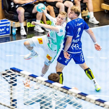 14.08.2026, GER, Handball, Maenner, Saison 26 27, Wartburg-Cup presented by Koetter Security, SC Magdeburg - TBV Lemgo Lippe Lukas Hutecek (TVB Lemgo-Lippe), Gisli Thorgeir Kristjansson (SC Magdeburg) 99817 Eisenach Werner-Assmann-Halle Am Sportp Thueringen Deutschland