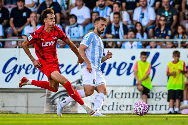14.08.2026, GER, Fußball, Herren, RL Bayern, FC Memmingen vs TSV 1860 München Luis Pfaumann (Memmingen, 10), Felix Weber (München, 4) Memmingen e-con ArenaPark Bayern Deutschland Copyright: xNordphotox xHafnerx