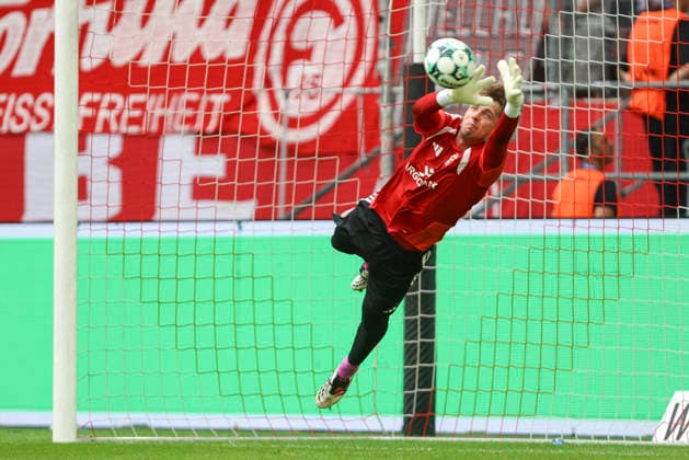 Torwart Lasse Riess (Fortuna Duesseldorf) beim aufwaermen waehrend des Spiels der 3. Liga zwischen Fortuna Duesseldorf und TSG 1899 Hoffenheim II, Merkur Spiel-Arena am 15. August 2026 in Duesseldorf, Deutschland. (Foto von Oliver Kaelke DeFodi Images) +++ Torwart Lasse Riess (Fortuna Duesseldorf) warm(s) up during the 3. Liga match between Fortuna Duesseldorf and TSG 1899 Hoffenheim II at Merkur Spiel-Arena on August 15, 2026 in Dusseldorf, Germany. (Photo by Oliver Kaelke DeFodi Images) DFB DFL REGULATIONS PROHIBIT ANY USE OF PHOTOGRAPHS AS IMAGE SEQUENCES AND OR QUASI-VIDEO. (Photo by Oliver Kaelke DeFodi Images) -