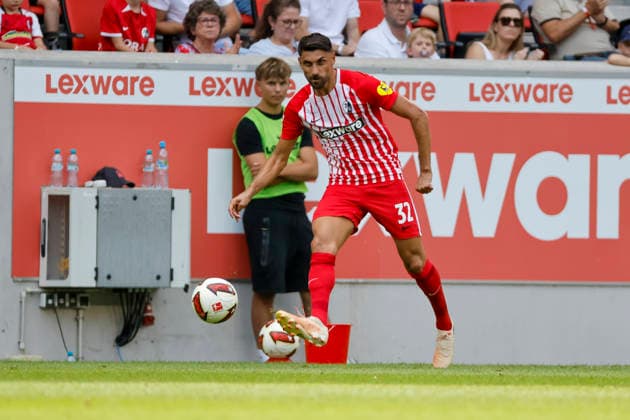 Vincenzo Grifo (SC Freiburg, 32) am Ball , Deutschland, Fussball, Testspiel, 2026 2027, SC Freiburg vs. Crystal Palace, 15.08.2026, Freiburg im Breisgau Europa-Park Stadion Deutschland Copyright: xGrantxHubbsx