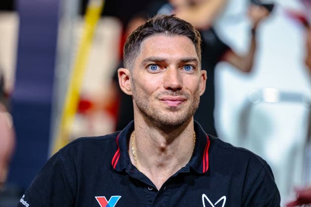 Edoardo Mortara (Mahindra Racing, 48) bei der Autogrammstunde, ABB FIA Formula E World Championship, WM, Weltmeisterschaft London e-Prix 2026, Vereinigtes Koenigreich, Saison 12 2025 26, Runde 16, 15.07.2026, ABB FIA Formula E World Championship, London e-Prix 2026, Vereinigtes Koenigreich, Saison 12 2025 26, Runde 16, 15.07.2026 London Copyright: xEibner-Pressefoto LauraxRoemerx EP_LRR