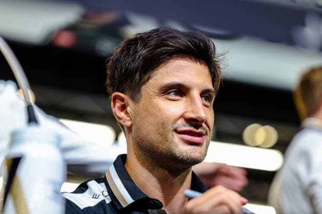 Mitch Evans (Jaguar TCS Racing, 09) bei der Autogrammstunde, ABB FIA Formula E World Championship, WM, Weltmeisterschaft London e-Prix 2026, Vereinigtes Koenigreich, Saison 12 2025 26, Runde 16, 15.07.2026, ABB FIA Formula E World Championship, London e-Prix 2026, Vereinigtes Koenigreich, Saison 12 2025 26, Runde 16, 15.07.2026 London Copyright: xEibner-Pressefoto LauraxRoemerx EP_LRR