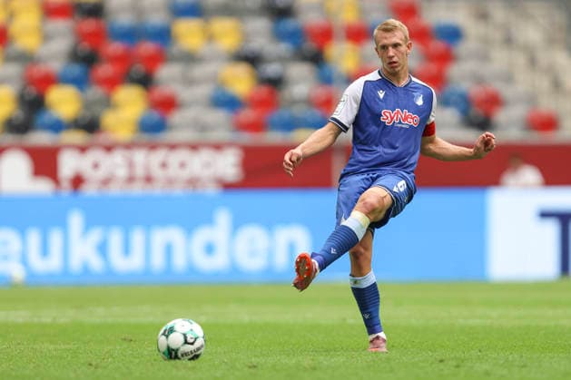 Valentin Laessig (TSG Hoffenheim II) in Aktion, am Ball, Einzelaktion waehrend des Spiels der 3. Liga zwischen Fortuna Duesseldorf und TSG 1899 Hoffenheim II, Merkur Spiel-Arena am 15. August 2026 in Duesseldorf, Deutschland. (Foto von Oliver Kaelke DeFodi Images) +++ Valentin Laessig (TSG Hoffenheim II) controls the ball during the 3. Liga match between Fortuna Duesseldorf and TSG 1899 Hoffenheim II at Merkur Spiel-Arena on August 15, 2026 in Dusseldorf, Germany. (Photo by Oliver Kaelke DeFodi Images) DFB DFL REGULATIONS PROHIBIT ANY USE OF PHOTOGRAPHS AS IMAGE SEQUENCES AND OR QUASI-VIDEO. (Photo by Oliver Kaelke DeFodi Images) -
