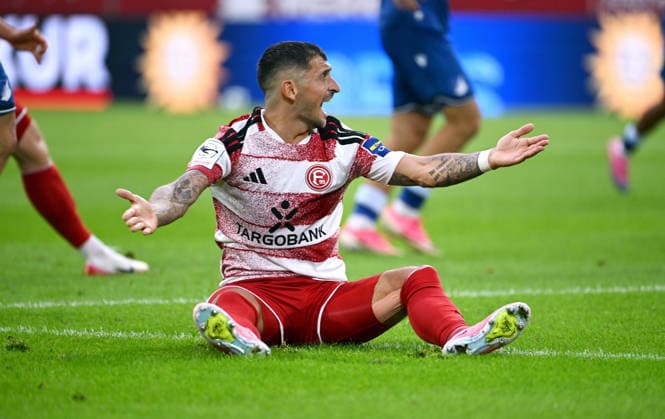Düsseldorf, Germany, 3. Liga, Matchday 2, Merkur-Spiel-Arena Düsseldorf, Fortuna Düsseldorf vs TSG Hoffenheim II; Matthias Zimmermann (F95). Disappointment, Frustration, Action.