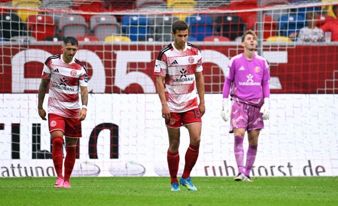 Düsseldorf, Germany, 3. Liga, Matchday 2, Merkur-Spiel-Arena Düsseldorf, Fortuna Düsseldorf vs TSG Hoffenheim II; Matthias Zimmermann (F95), Tim Oberdorf (F95), Lasse Rieß (F95). Disappointment, Frustration, Action.