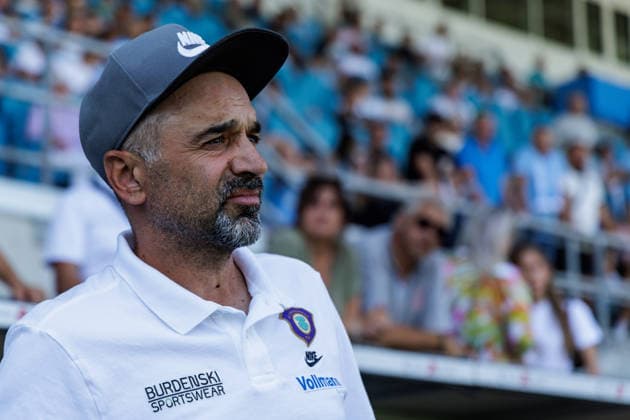 15.08.2026, GER, Regionalliga Nord-Ost, 3. Spieltag, Saison 2026 2027), Chemnitz, Chemnitzer FC - FC Erzgebirge Aue Khvicha Shubitidze (Coach FC Erzgebirge Aue) Chemnitz eins-Stadion - An der Gellertstraße Sachsen Deutschland Copyright: xnordphotoxGmbHx xTrienitzx