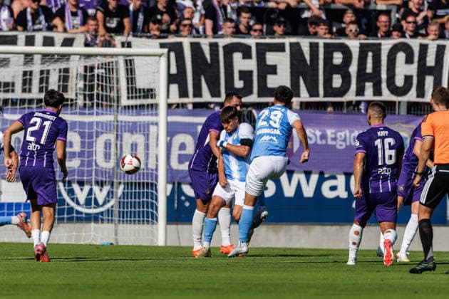 15.08.2026, GER, Regionalliga Nord-Ost, 3. Spieltag, Saison 2026 2027), Chemnitz, Chemnitzer FC - FC Erzgebirge Aue Tom Baumgart (Chemnitzer FC 29) bei einem Torschuss Chemnitz eins-Stadion - An der Gellertstraße Sachsen Deutschland Copyright: xnordphotoxGmbHx xTrienitzx