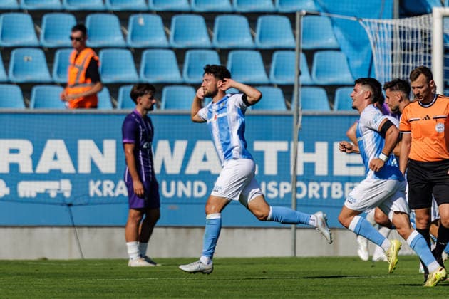 15.08.2026, GER, Regionalliga Nord-Ost, 3. Spieltag, Saison 2026 2027), Chemnitz, Chemnitzer FC - FC Erzgebirge Aue Tom Baumgart (Chemnitzer FC 29) jubelt nach dem 2:0 Chemnitz eins-Stadion - An der Gellertstraße Sachsen Deutschland Copyright: xnordphotoxGmbHx xTrienitzx
