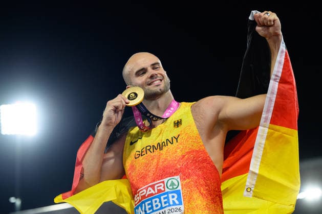 BIRMINGHAM, GREAT BRITAIN - August 15: Julian Weber (Germany) with his gold medal after winning the javelin throw final during the European Athletics Championships 2026 at Alexander Stadium in Birmingham, Great Britain (Photo by Sven Beyrich Sports Press Photo) Copyright: xSvenxBeyrich SportsxPressxPhotox Sportspressphoto_SPR207876