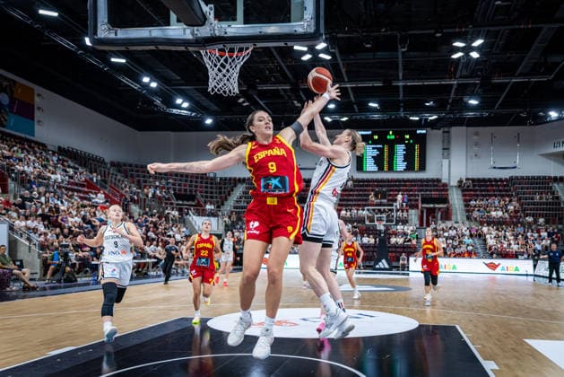 Basketball Ludwigsburg 15.08.2026 DBB Frauen Nationalmannschaft 2026 Testspiel Deutschland (GER) vs Spanien (ESP) Alina Hartmann (Deutschland, No.16) Helena Pueyo (Spanien, No.09)