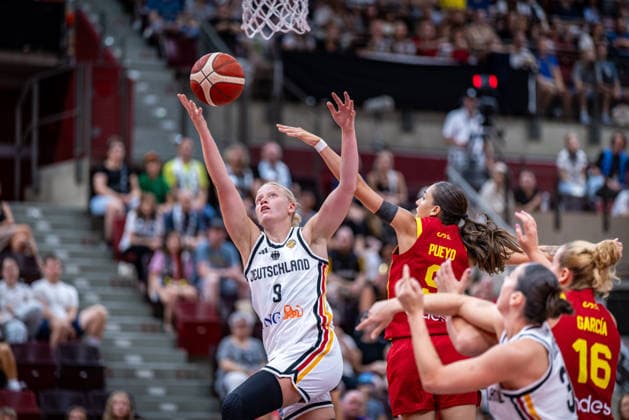 Basketball Ludwigsburg 15.08.2026 DBB Frauen Nationalmannschaft 2026 Testspiel Deutschland (GER) vs Spanien (ESP) Emma Eichmeyer (Deutschland, No.09) Helena Pueyo (Spanien, No.09)