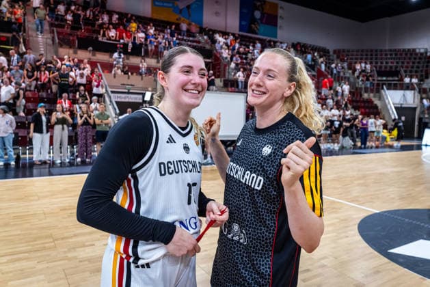 Basketball Ludwigsburg 15.08.2026 DBB Frauen Nationalmannschaft 2026 Testspiel Deutschland (GER) vs Spanien (ESP) Team Deutschland Marie Gülich (Deutschland, No.21) Gulich Luisa Geiselsöder (Deutschland, No.15) Geiselsoder li. und andere