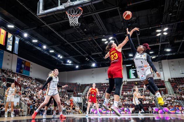 Basketball Ludwigsburg 15.08.2026 DBB Frauen Nationalmannschaft 2026 Testspiel Deutschland (GER) vs Spanien (ESP) Alexis Peterson-Smalls (Deutschland, No.01) Peterson Nerea Hermosa (Spanien, No.23)