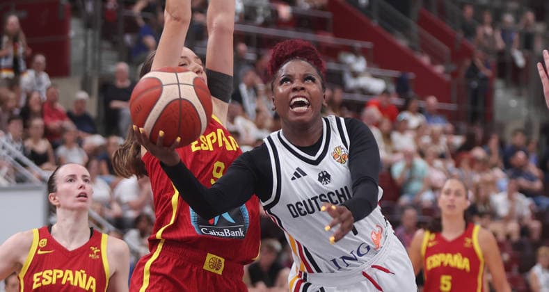 Ludwigsburg , Basketball Länderspiel Frauen , Deutschland vs. Spanien , Alexis Petersen-Smalls ( GER )