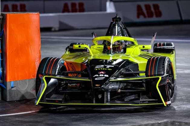 Jake Dennis (Andretti Formula E, 27) drittes freies Training Free Practice 3, ABB FIA Formula E World Championship, WM, Weltmeisterschaft London e-Prix 2026, Vereinigtes Koenigreich, Saison 12 2025 26, Runde 17, 16.07.2026, ABB FIA Formula E World Championship, London e-Prix 2026, Vereinigtes Koenigreich, Saison 12 2025 26, Runde 17, 16.07.2026 London Copyright: xEibner-Pressefoto LauraxRoemerx EP_LRR