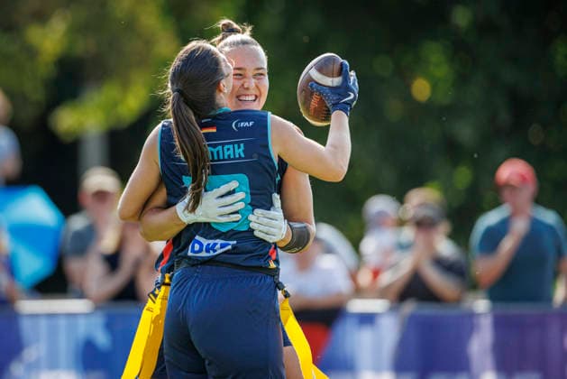 Placement Game for 1st - 8th Place Bracket Austria (AUT) vs. Germany (GER), Day 4 Women at IFAF Flag Football Championships Düsseldorf 2026, 16.08.2026 Duesseldorf, Germany - Aug. 16, 2026: Nora Cermak (GER 18) and Carla Charlotte Törner (GER 14)during the Placement Game for 1st - 8th Place Bracket Match between Austria (AUT) vs. Germany (GER) on fourth day of the Women IFAF Flag Football World Championships at the Bezirkssportanlage Duesseldorf Garath Copyright: xBEAUTIFULxSPORTS B.Hoffmannx