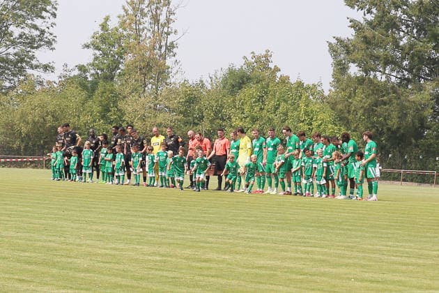 16.08.2026, xrekx, Fussball Testspiel, SV Auersmacher - SV Elversberg v.l. Einlauf der Mannschaften (DFL DFB REGULATIONS PROHIBIT ANY USE OF PHOTOGRAPHS as IMAGE SEQUENCES and or QUASI-VIDEO) Auersmacher