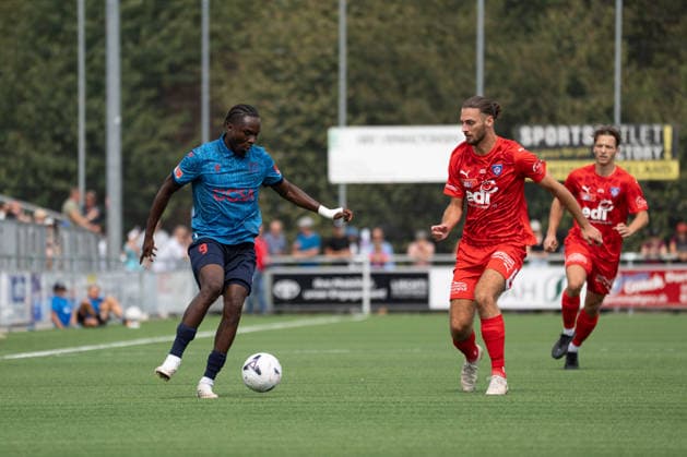 KERZERS, FRIBOURG, SWITZERLAND - AUGUST 16: Josias Lukembila of FC Sion challenges Enea Rostetter of FC Kerzers during the Swiss Cup first round match between FC Kerzers and FC Sion at Stadion Erli on August 16, 2026 in Kerzers, Fribourg, Switzerland. Copyright: xLivioxBaeriswylx xSPPx Sportspressphoto_SPR208488