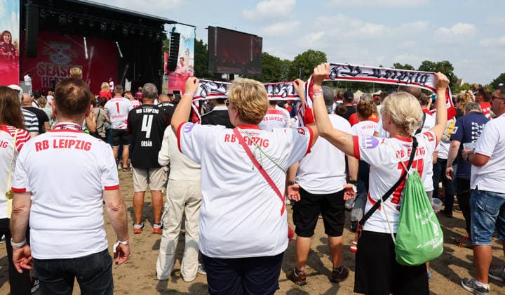 RB Leipzig Ð Saisoneroeffnung Bundesliga Leipzig, 16.08.2026, Festwiese vor der Red Bull Arena, Fussball, 1.Bundesliga, RB Leipzig, Saisoneröffnung , Im Bild: Season Heat Up 2026. Bühne. Vorstellung der Mannschaften. Fanfest. , Nur zur redaktionellen Nutzung. Only editorial use. ,