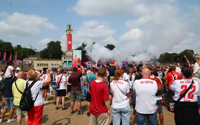 RB Leipzig Ð Saisoneroeffnung Bundesliga Leipzig, 16.08.2026, Festwiese vor der Red Bull Arena, Fussball, 1.Bundesliga, RB Leipzig, Saisoneröffnung , Im Bild: Season Heat Up 2026. Bühne. Vorstellung der Mannschaften. Fanfest. , Nur zur redaktionellen Nutzung. Only editorial use. ,