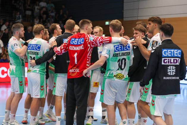 16.08.2026, xgox, Handball - Wartburg Cup SC Magdeburg - SG Flensburg-Handewitt emspor, v.l. Magdeburg enttaeuscht, schaut enttaeuscht, niedergeschlagen, disappointed Eisenach