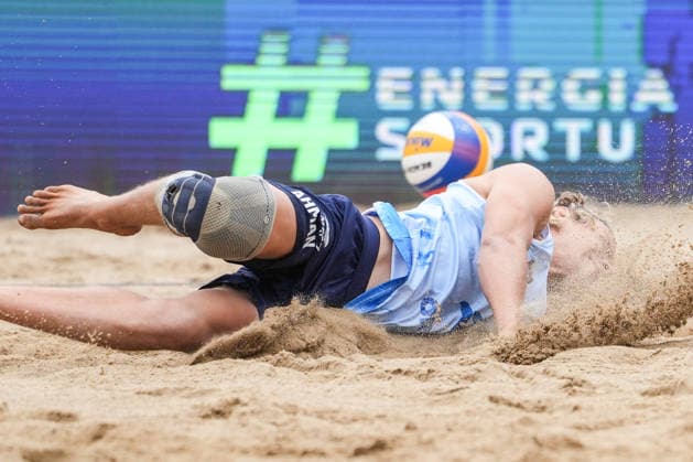 Sport Bilder des Tages 260816 David Ahman of Sweden during the Beach volleyball, Beachvolleyball European Championship, EM, Europameisterschaft final on August 16, 2026 in Stare Jablonki. Photo: Aleksandra Szmigiel BILDBYRAN COP 291 AZ0007 bbeng beachvolleyboll beach volleyball sandvolleyball em cev eurobeachvolley 2026 beachvolleyboll-em beach volleyball european championship final sverige sweden Copyright: ALEKSANDRAxSZMIGIEL BB260816BB282