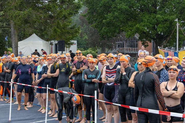 16.08.2026 USC Kiel 37. KN Förde Triathlon 2026 Sprinttriathlon Gruppe 1 (alle Frauen) Schwimmen Kiel Reventlouwiese Schleswig Holstein Deutschland