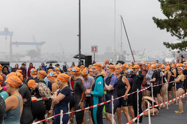 16.08.2026 USC Kiel 37. KN Förde Triathlon 2026 Sprinttriathlon Gruppe 1 (alle Frauen) Schwimmen Kiel Reventlouwiese Schleswig Holstein Deutschland