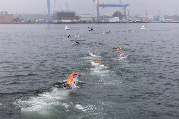 16.08.2026 USC Kiel 37. KN Förde Triathlon 2026 Sprinttriathlon Gruppe 1 (alle Frauen) Schwimmen Kiel Reventlouwiese Schleswig Holstein Deutschland