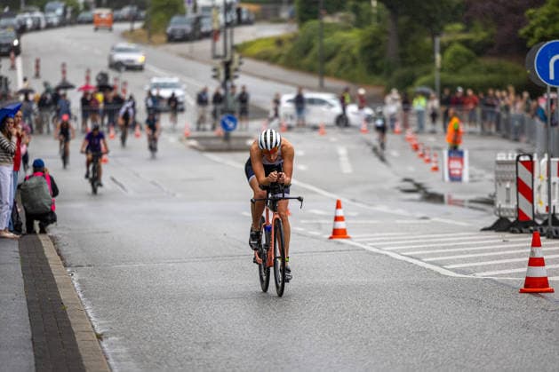 16.08.2026 USC Kiel 37. KN Förde Triathlon 2026 Sprinttriathlon Gruppe 1 (alle Frauen) Radstrecke Kiel Reventlouwiese Schleswig Holstein Deutschland