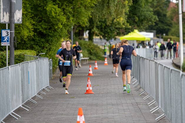 16.08.2026 USC Kiel 37. KN Förde Triathlon 2026 Sprinttriathlon Gruppe 1 (alle Frauen) Laufen Kiel Reventlouwiese Schleswig Holstein Deutschland