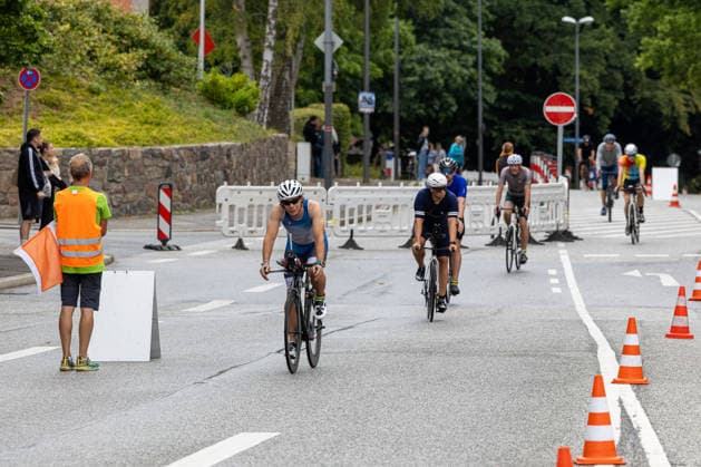 16.08.2026 USC Kiel 37. KN Förde Triathlon 2026 Sprinttriathlon Gruppe 2 (Männer, ab AK 35) Radstrecke Kiel Reventlouwiese Schleswig Holstein Deutschland